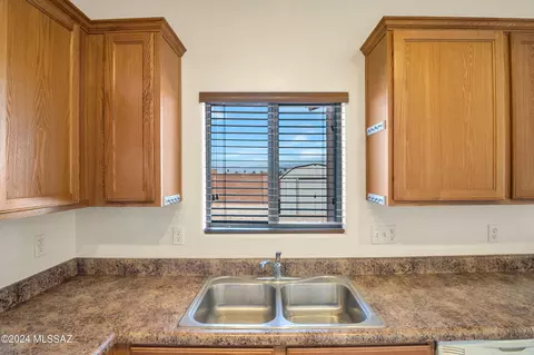 Kitchen - 7545 E Fair Meadows Loop, Tucson, AZ 85756 photo 4 of 4