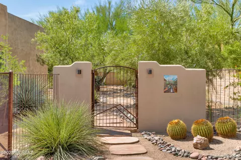 445 N Placita Mira, Tucson, AZ 85711