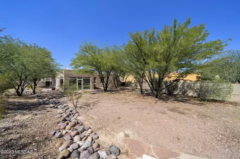 2434 N Quesnel Loop, Tucson, AZ 85715