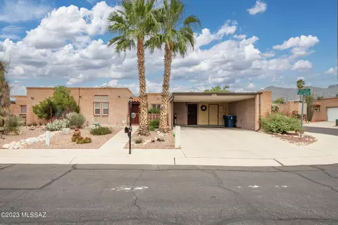 110 W Vista Grande Dr, Tucson, AZ 85704
