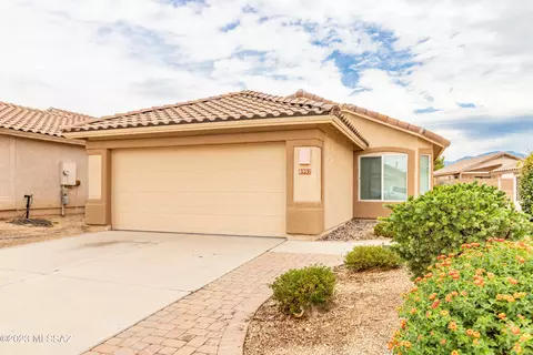 8992 N Arrington Dr, Tucson, AZ 85742
