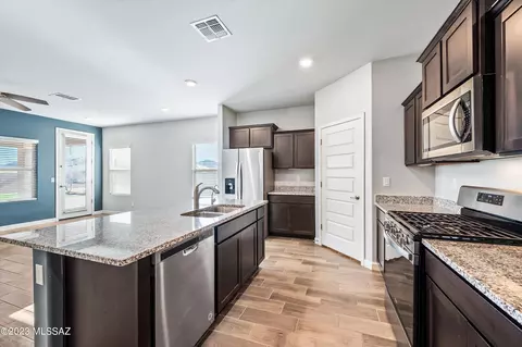 9338 W Spider Agave Rd, Marana, AZ 85653