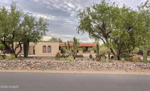 696 W Paseo Del Canto, Green Valley, AZ 85622