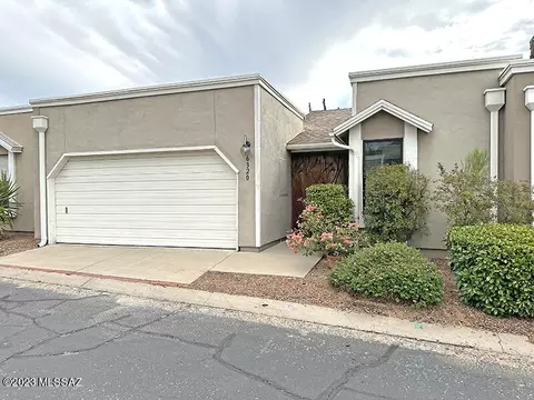 6320 N Willowbrook Dr, Tucson, AZ 85704