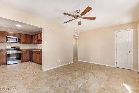 902 W Calle Lerdo, Tucson, AZ 85756 photo 8