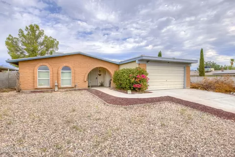 9941 E Vicksburg St, Tucson, AZ 85748