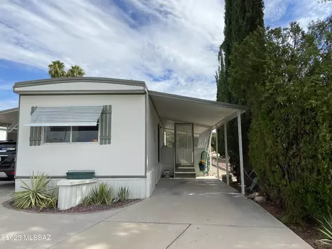 10674 N Pyrenees Ave, Oro Valley, AZ 85737