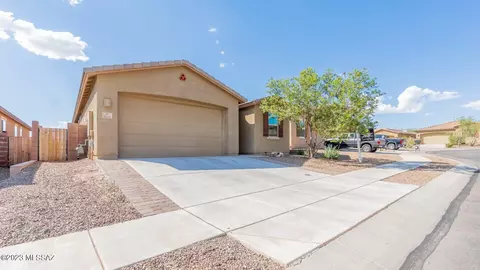 38450 S Trifecta Ct, Tucson, AZ 85739