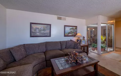 9116 E Palm Tree Dr, Tucson, AZ 85710 photo 5