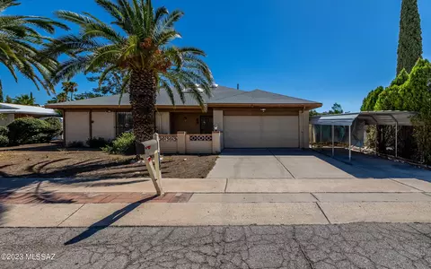 9116 E Palm Tree Dr, Tucson, AZ 85710
