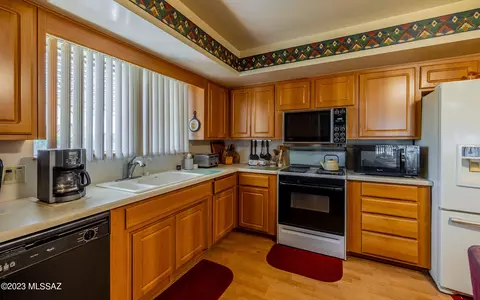 9116 E Palm Tree Dr, Tucson, AZ 85710 photo 10