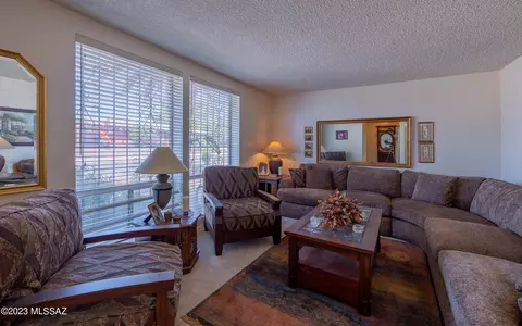 9116 E Palm Tree Dr, Tucson, AZ 85710 photo 4