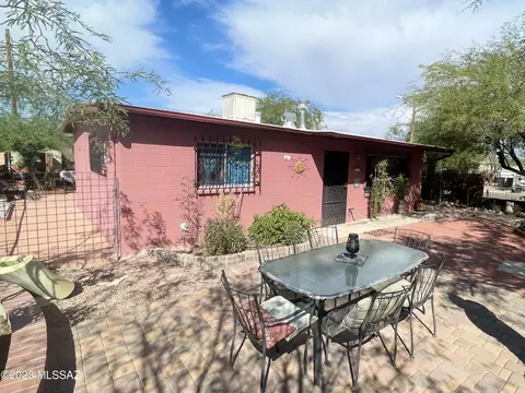 2102 S 9th Ave, Tucson, AZ 85713