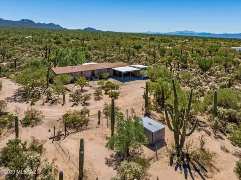 6155 N Prairie Wolf Ln, Tucson, AZ 85743