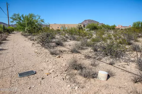 5560 S Sunset Blvd, Tucson, AZ 85757