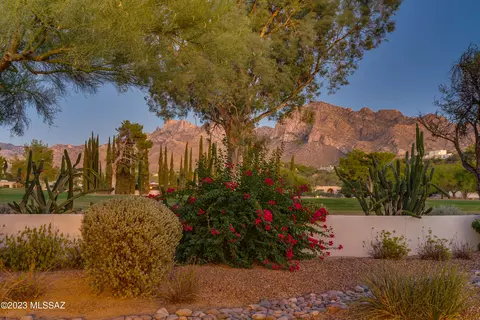 685 W Golf View Dr, Tucson, AZ 85737