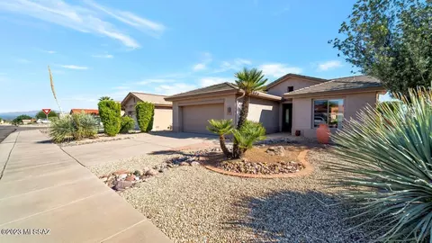 1069 W Ashworth Rd, Green Valley, AZ 85614