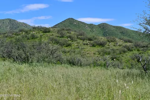 000 Mesquite Trl, Tubac, AZ 85646