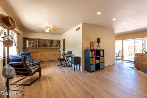 4321 E Holmes St, Tucson, AZ 85711 photo 4