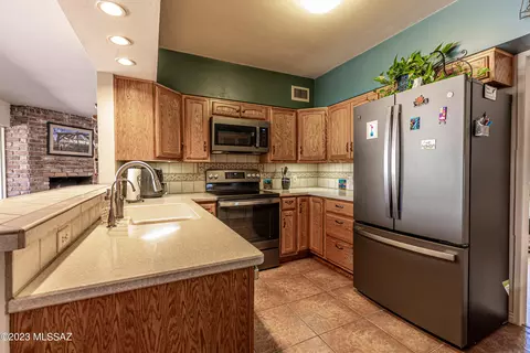 4321 E Holmes St, Tucson, AZ 85711 photo 5