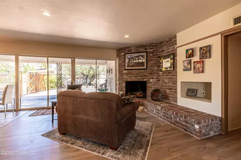 4321 E Holmes St, Tucson, AZ 85711 photo 3