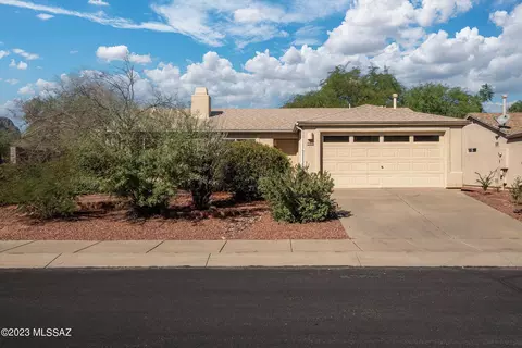 8647 N Golden Moon Way, Tucson, AZ 85743