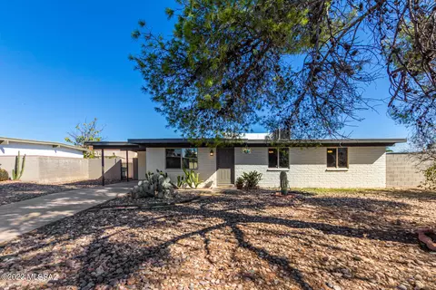 7841 E Silver Beech Dr, Tucson, AZ 85730