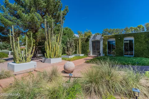 55 N Sierra Vista Dr, Tucson, AZ 85719