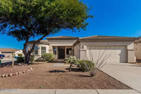 94 N Crocodile Rock Dr, Green Valley, AZ 85614