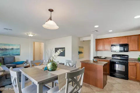 6071 S Hawks Hollow Ct, Tucson, AZ 85747