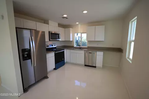 725 E 37th St, Tucson, AZ 85713 photo 9