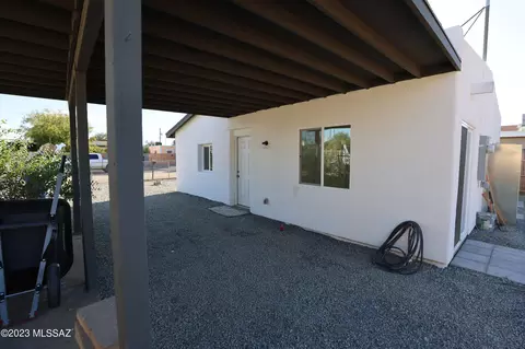 725 E 37th St, Tucson, AZ 85713 photo 2