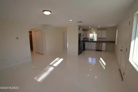 725 E 37th St, Tucson, AZ 85713 photo 10
