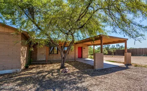 1400 N Alderwood Manor Dr, Vail, AZ 85641