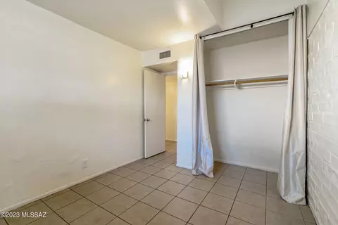 3779 E Sylvane St, Tucson, AZ 85713 photo 12