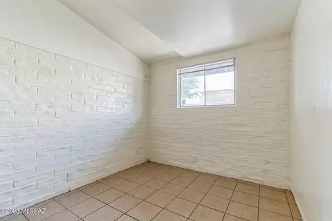 3779 E Sylvane St, Tucson, AZ 85713 photo 11