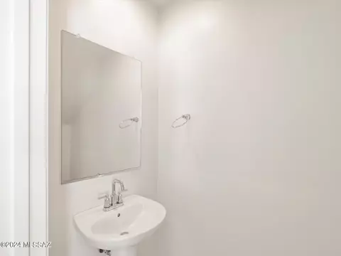 Bath - 12560 E Caden Dr, Vail, AZ 85641 photo 1 of 7