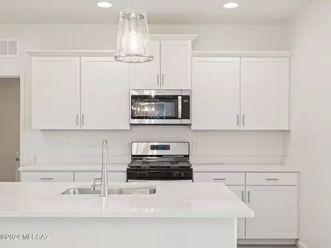 Kitchen - 12560 E Caden Dr, Vail, AZ 85641 photo 9 of 9