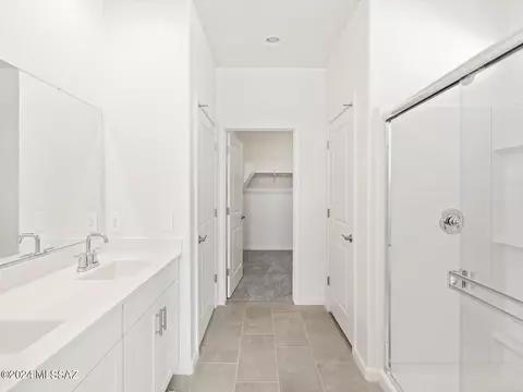 Bath - 12560 E Caden Dr, Vail, AZ 85641 photo 2 of 7
