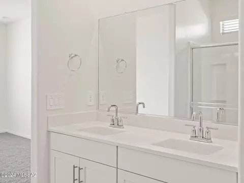 Bath - 12560 E Caden Dr, Vail, AZ 85641 photo 5 of 7