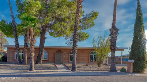 9752 E Watson Dr, Tucson, AZ 85730