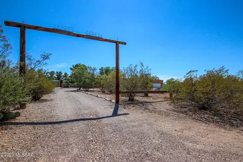 2800 E Lucca Ln, Vail, AZ 85641