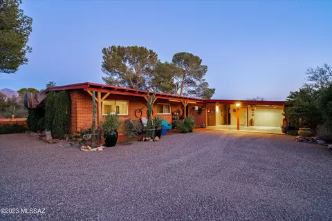 8440 N Romero Ave, Tucson, AZ 85704
