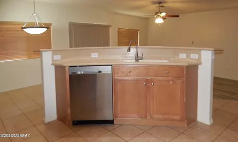6644 E Gehrig Ln, Tucson, AZ 85756 photo 10