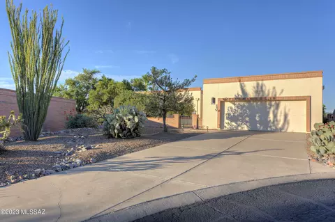 1860 W Placita Del Zacaton, Green Valley, AZ 85622