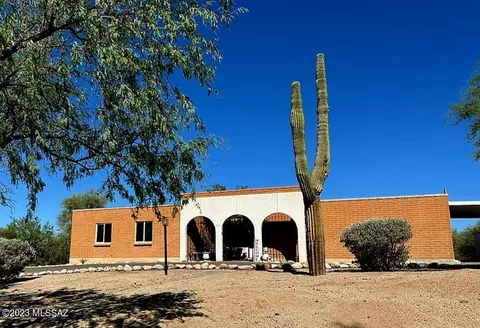 6701 N Magic Ln, Tucson, AZ 85704