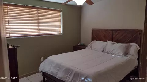 233 E Corona Rd, Tucson, AZ 85756 photo 11