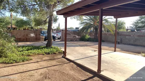233 E Corona Rd, Tucson, AZ 85756 photo 16