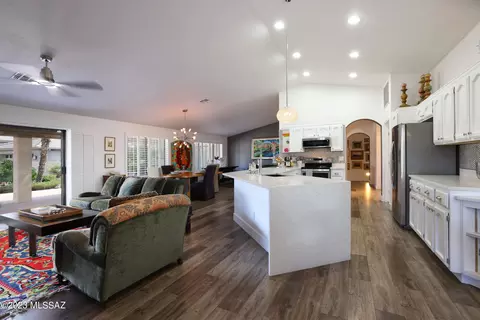 38375 S Rolling Hills Dr, Tucson, AZ 85739