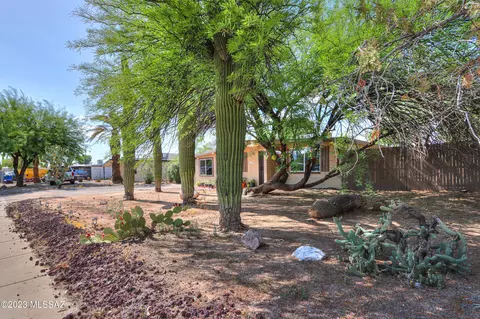 3949 E 27th St, Tucson, AZ 85711 photo 2